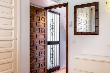 Bonito Apartamento Con Preciosas Vistas Y Piscina Нерха Екстериор снимка