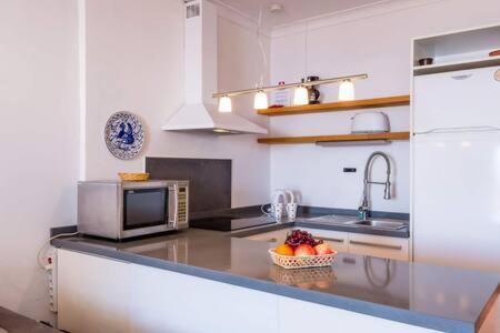 Bonito Apartamento Con Preciosas Vistas Y Piscina Нерха Екстериор снимка